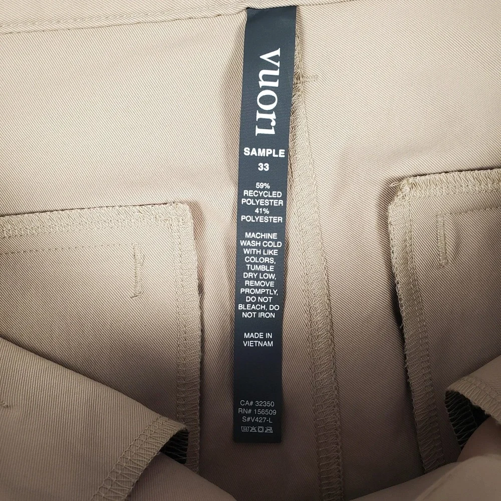 Vuori Cascade Tech Pants Mens 33X33 Beige Performance Trousers V427 NWOT sample